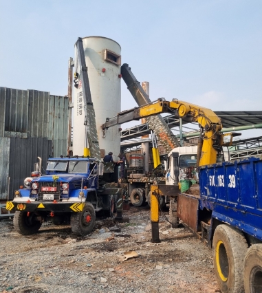Cẩu hàng cây nước đá